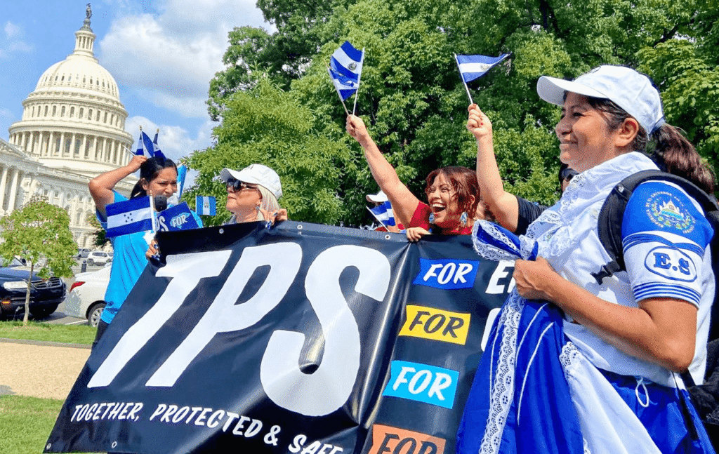 Extensión de permiso de trabajo TPS El Salvador